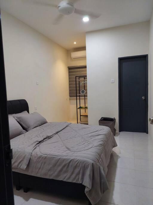 Yong Guesthouse กัวลากังซาร์ ภายนอก รูปภาพ